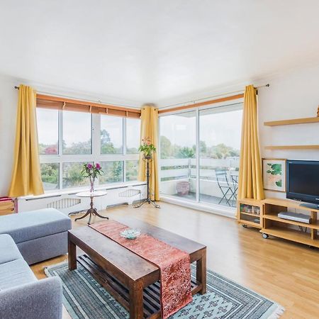 Bright 1Bed Putney Apt With Leafy Views Appartamento Londra Esterno foto